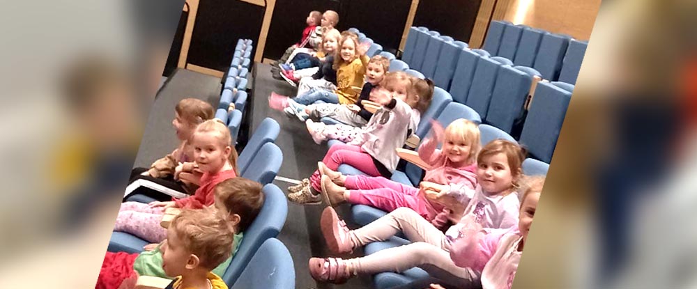 „Żabki” i „Myszki” - warsztaty w Dębowcu i kino w Urszulinie