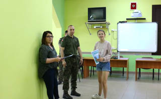 „Edukacja z Wojskiem” – szkolenie dla uczniów klas VIII