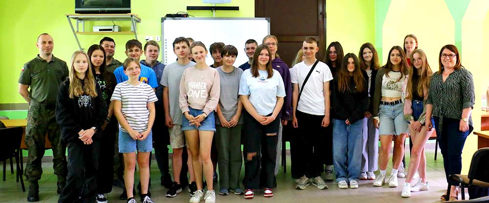 „Edukacja z Wojskiem” – szkolenie dla uczniów klas VIII