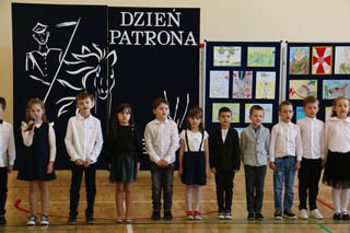 Uczniowie kl. I-III świętują DZIEŃ PATRONA