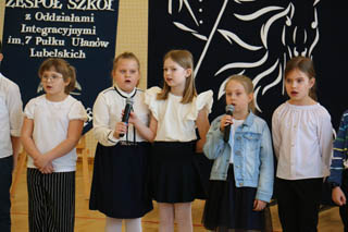 Uczniowie kl. I-III świętują DZIEŃ PATRONA