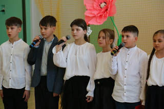 Uczniowie kl. I-III świętują DZIEŃ PATRONA