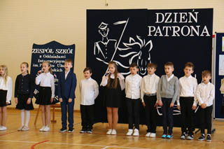 Uczniowie kl. I-III świętują DZIEŃ PATRONA