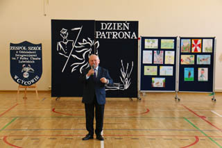Uczniowie kl. I-III świętują DZIEŃ PATRONA