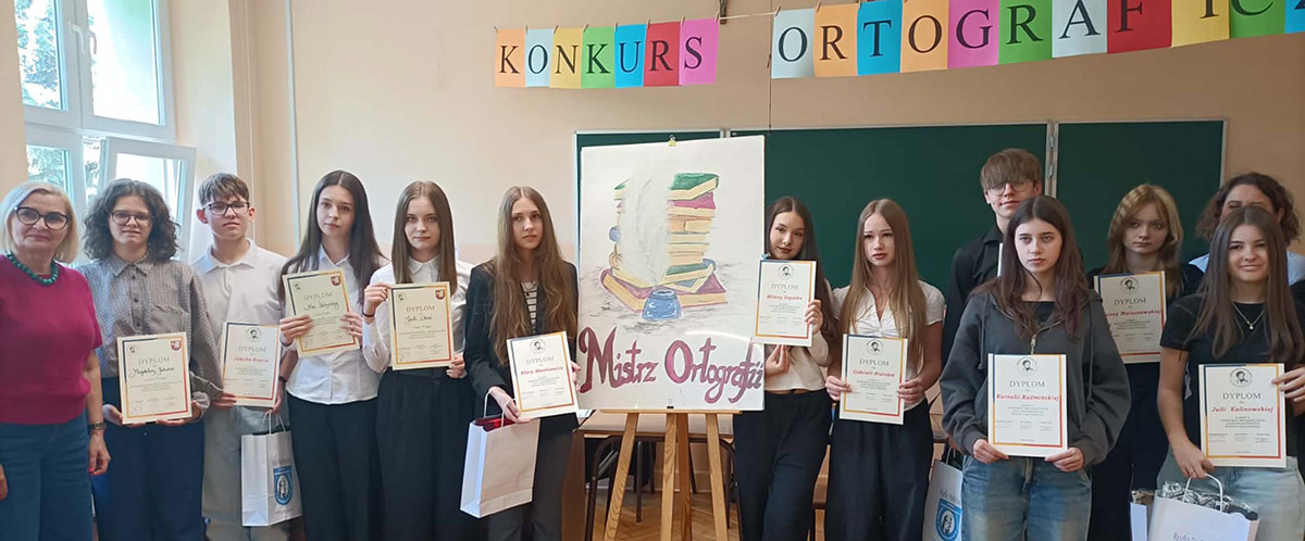 Laur zwycięzcy dla naszych Ósmoklasistek - Mai Kotyńskiej i Julii Okoń